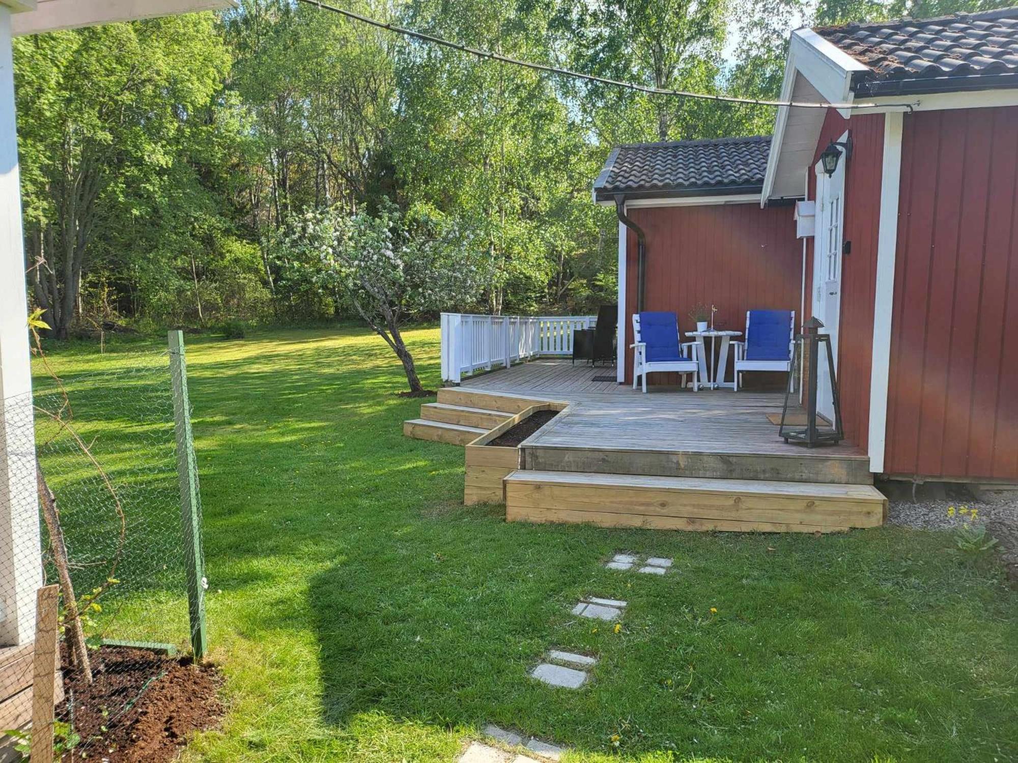 Minihus Med Stor Traedgardstomt Naera Golf Och Hav Villa Trosa Exterior foto